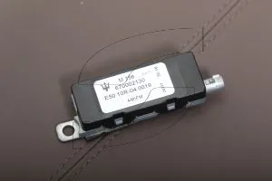 Maserati - Used Parts 670002130-A2 AM/FM1 ANTENNA AMPLIFIER